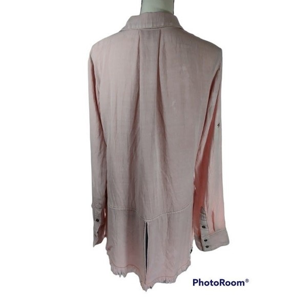 umgee Pink button down shirt with fringe hem and slit in back, Women's size S - Picture 4 of 7